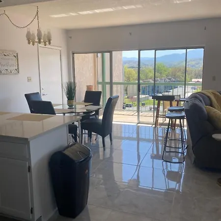 River Place Condos 711 3BD